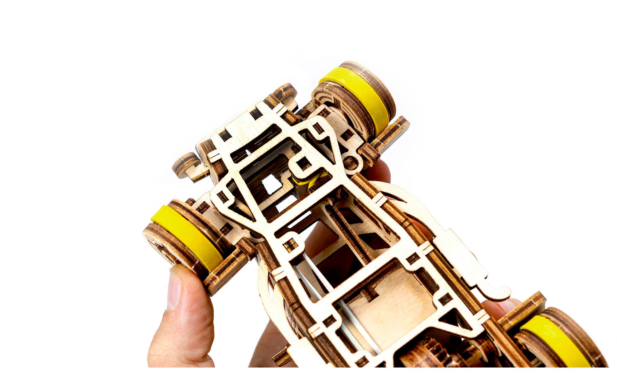 Tiny Adventures Roadster HolzbausatzMaschine mit Gummibandmotor