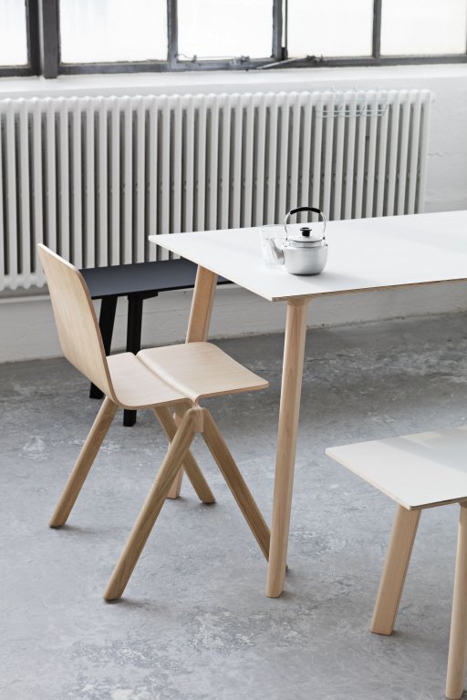 Hay CPH Deux 210 tafel 200x75 met wit beuken onderstel parelwit