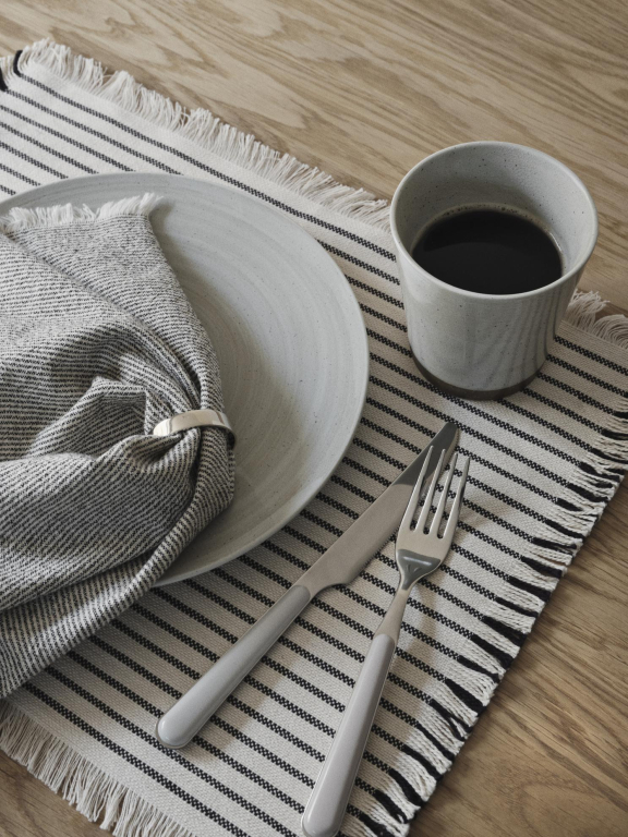Broste Copenhagen Elouise servet Off White/Black