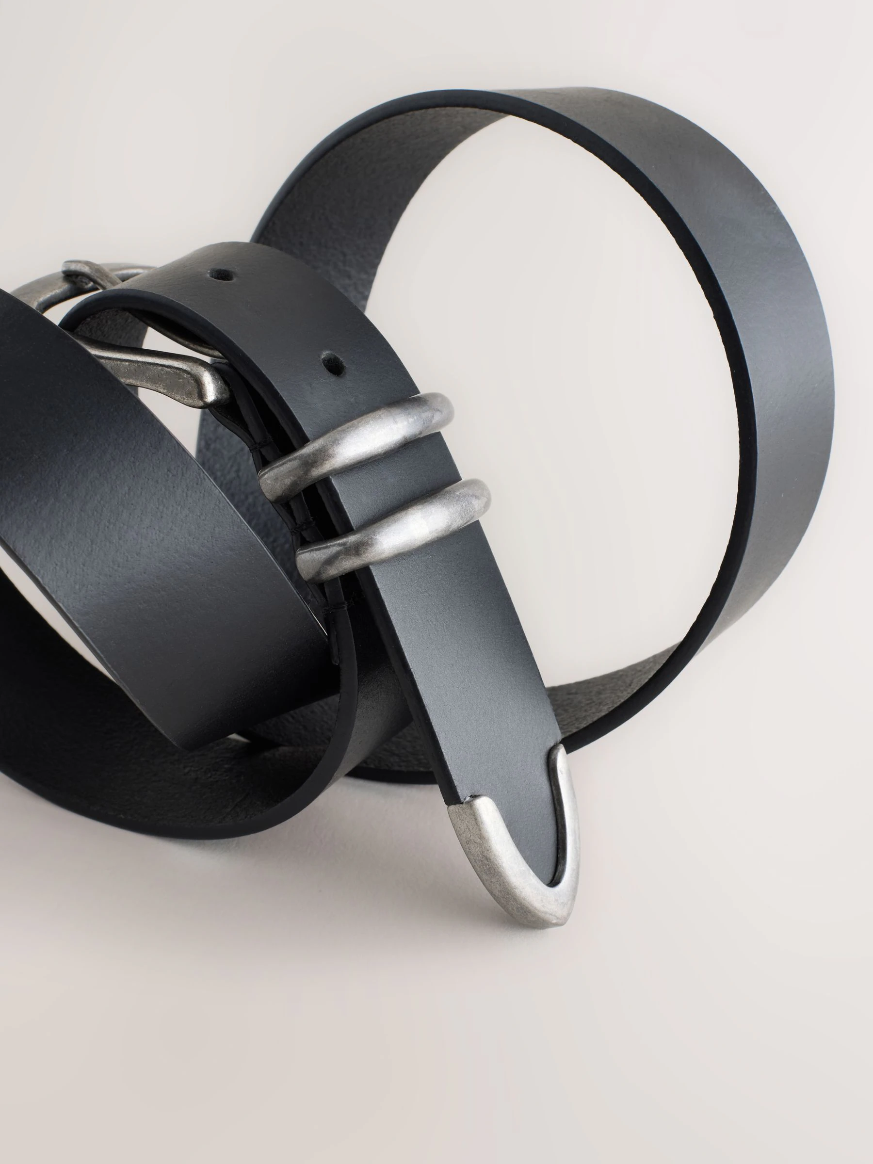 Zwart - Leather Belt With Double Metal Keeper And Tip Detail