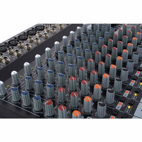 Behringer PMP4000