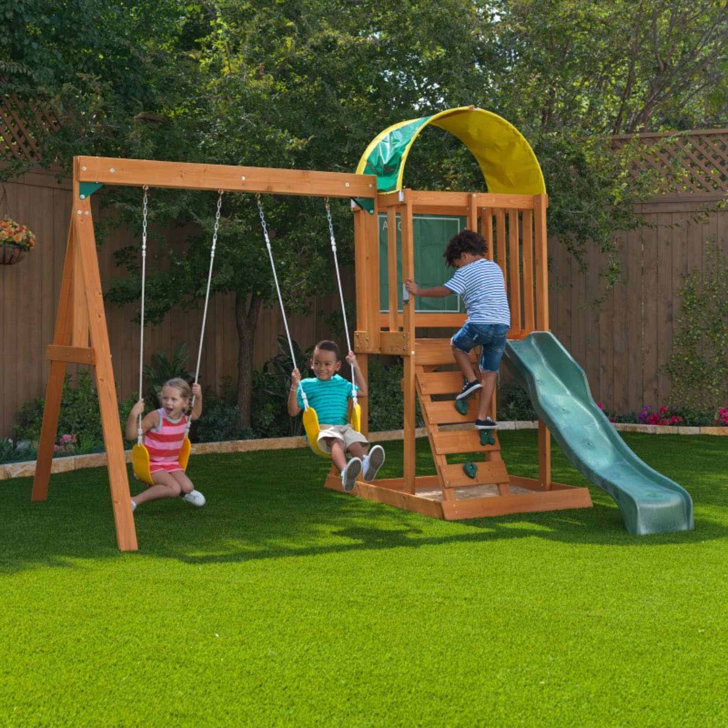 KidKraft Houten Speelhuis met Glijbaan en Schommels