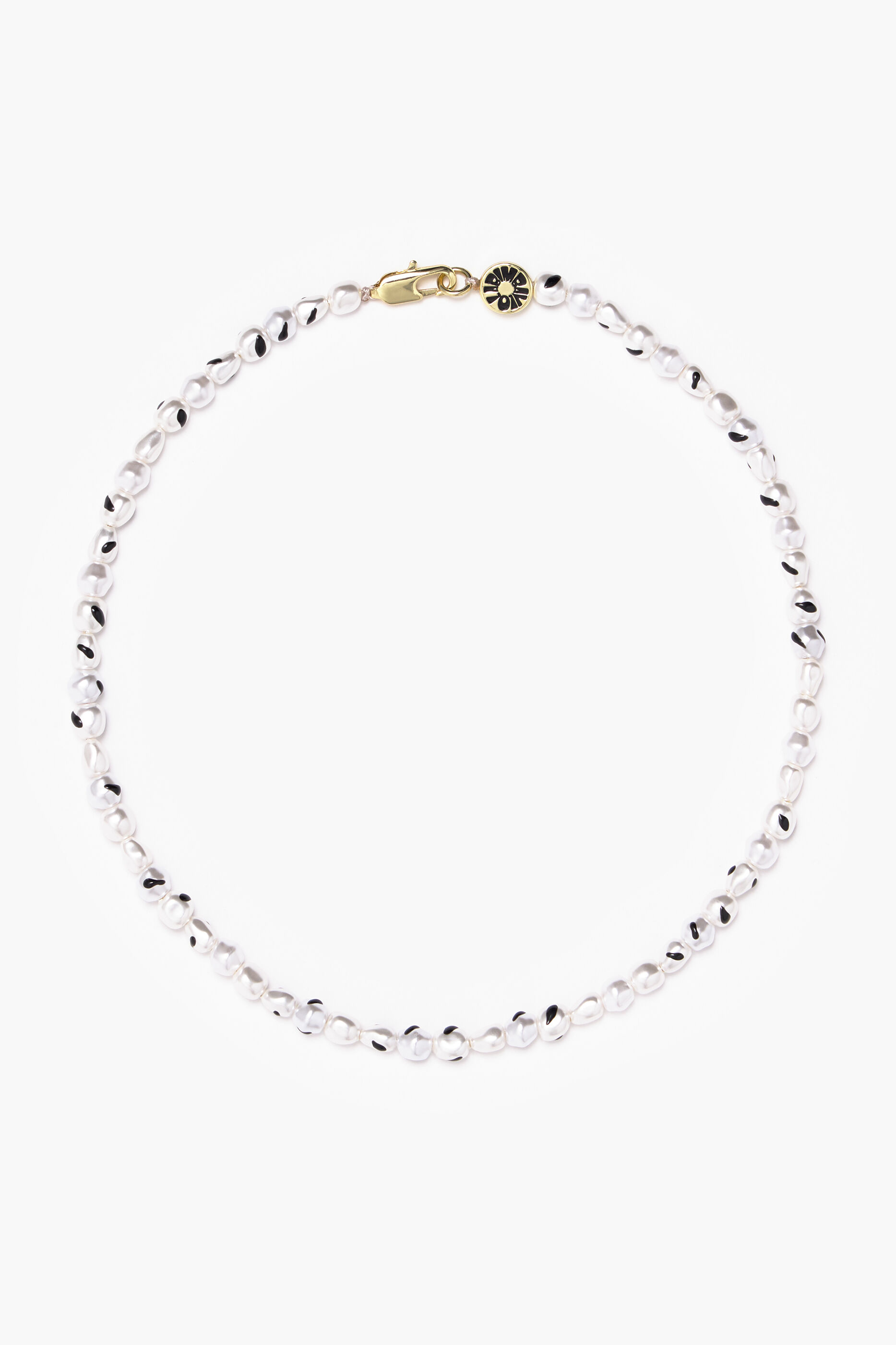 Colar curto de pérolas negras