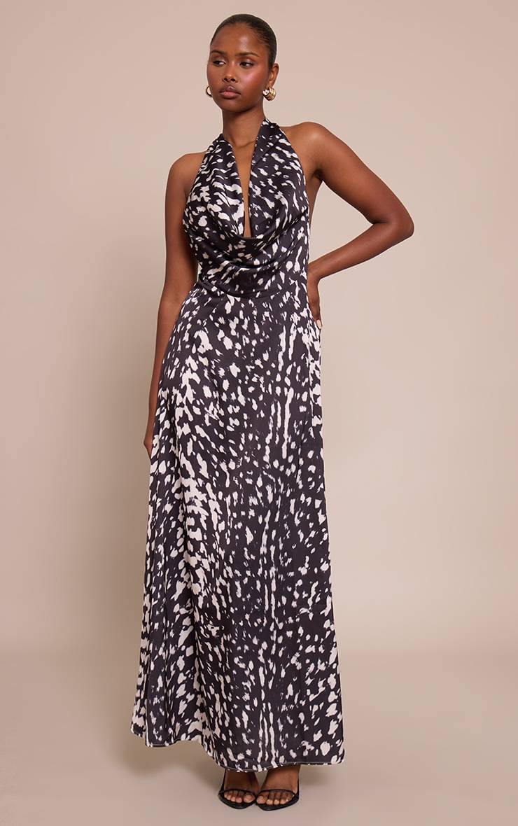 Noir Robe Longue Imprimée En Satin À Col Bénitier