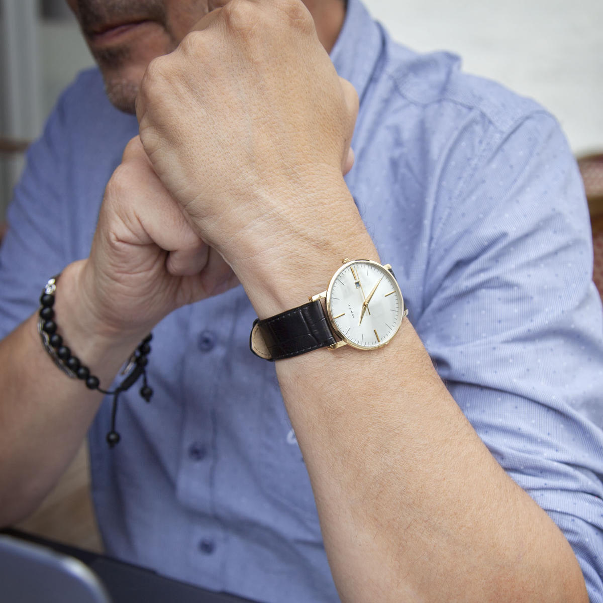 Montre homme dorée bracelet cuir noir