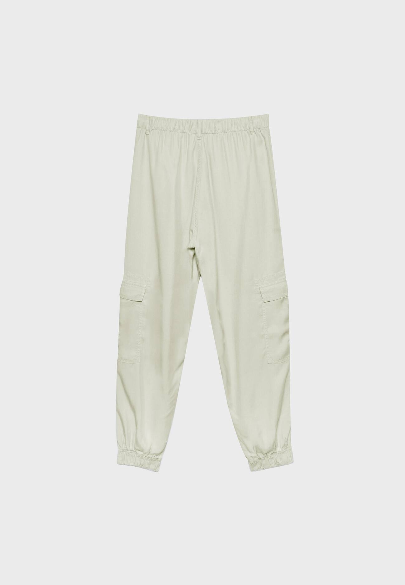 calças cargo fluidas