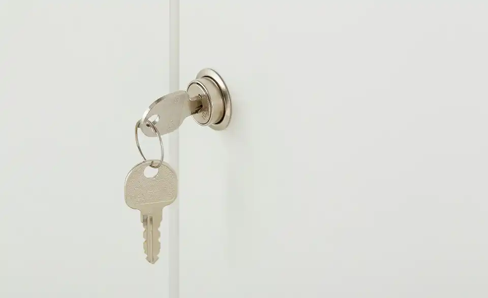 Schrank mit Schloss Multischrank-System
