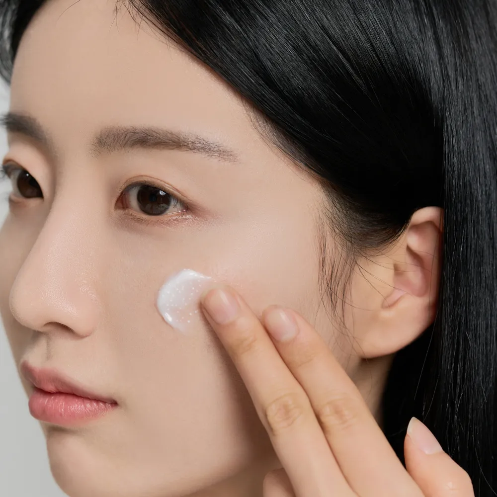 SKIN1004 Madagascar Centella Tone Brightening Capsule Cream - 75 ml.