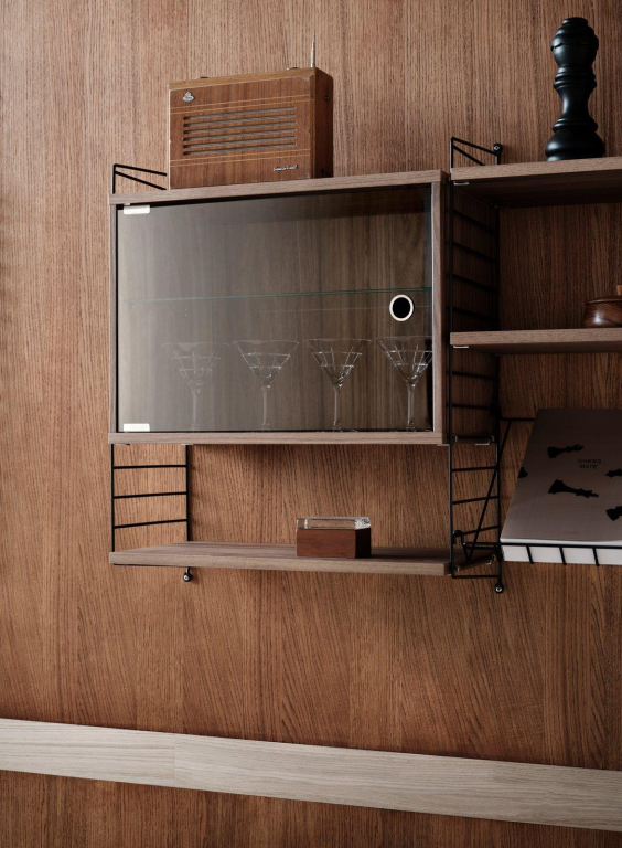 String Furniture Display cabinet with swing glass door wit