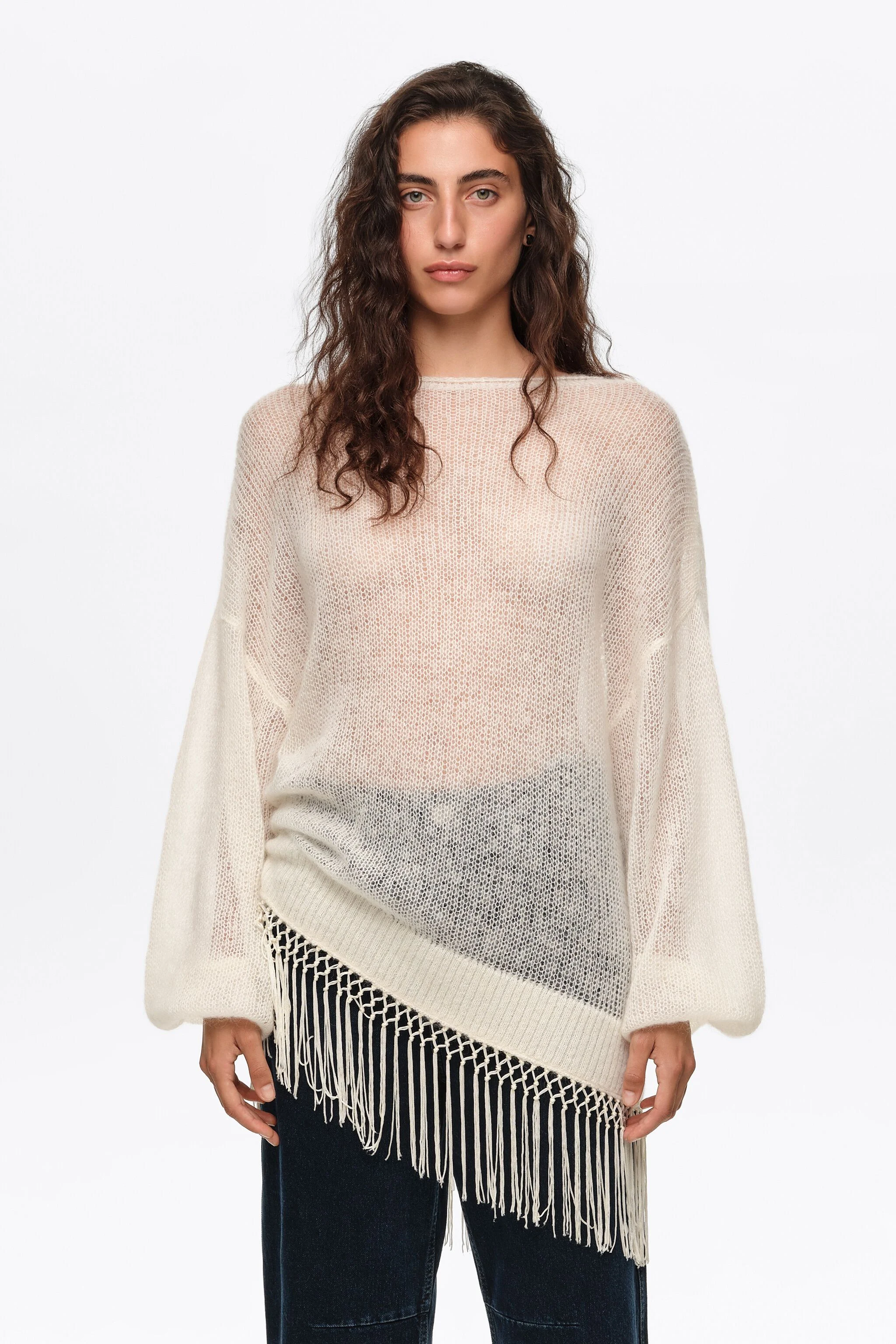 Suéter de mohair cor marfim com franjas