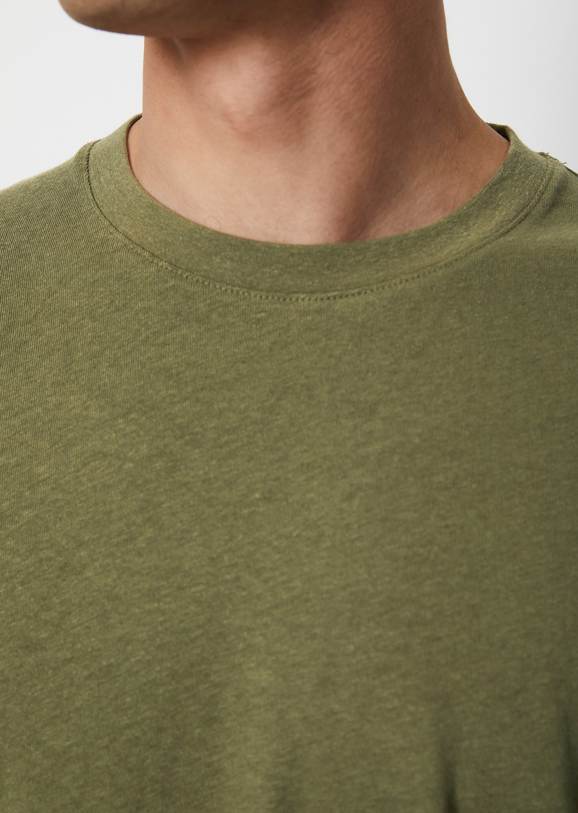 T-Shirt regular aus Bio-Baumwolle und Leinen