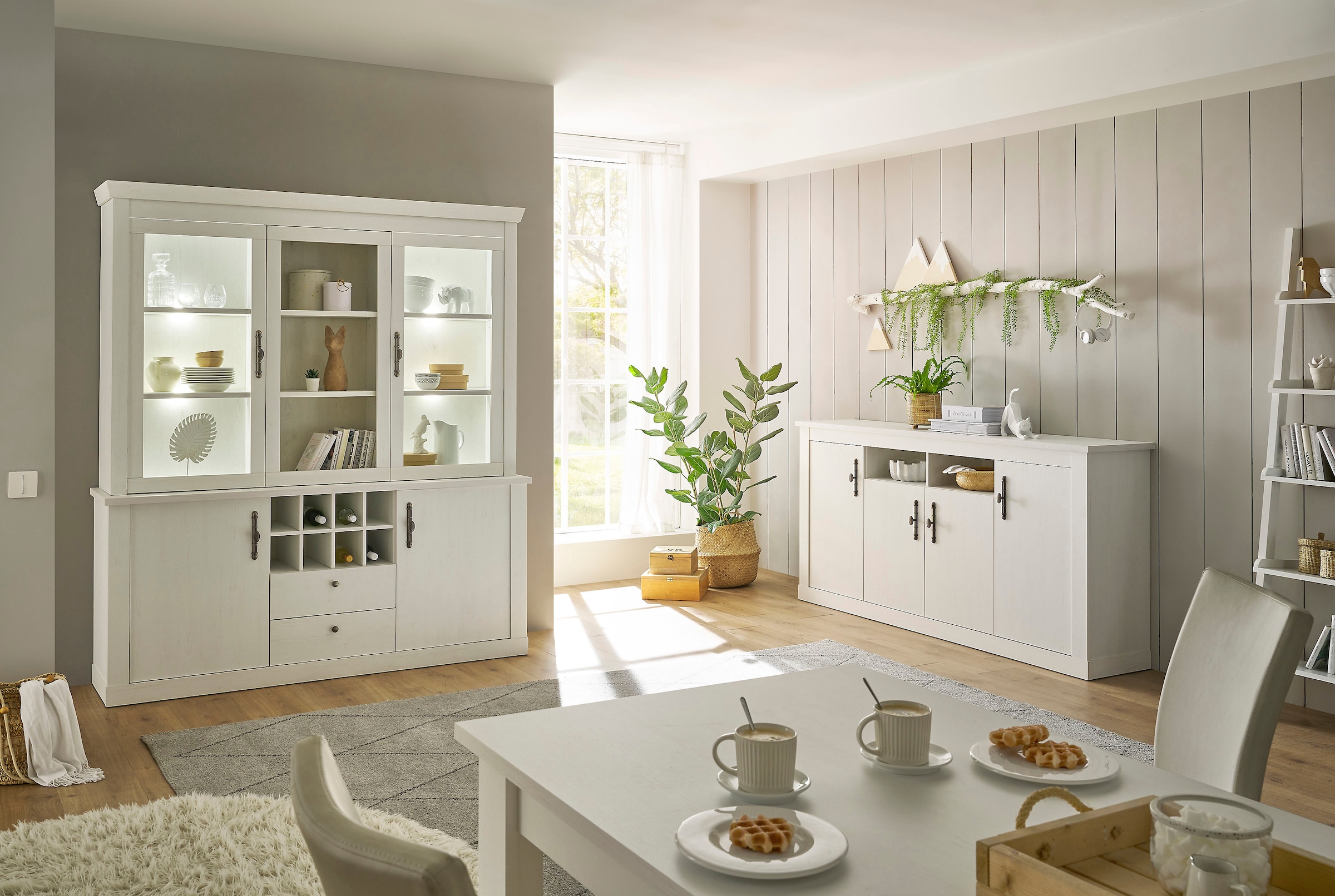 Home affaire Buffet »RAVENNA« im romantischen Landhausstil, Griffe aus Metall, Höhe 207 cm