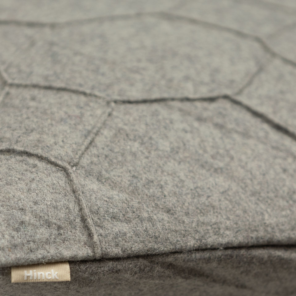 Kussen wolvilt Hexagon lightgrey