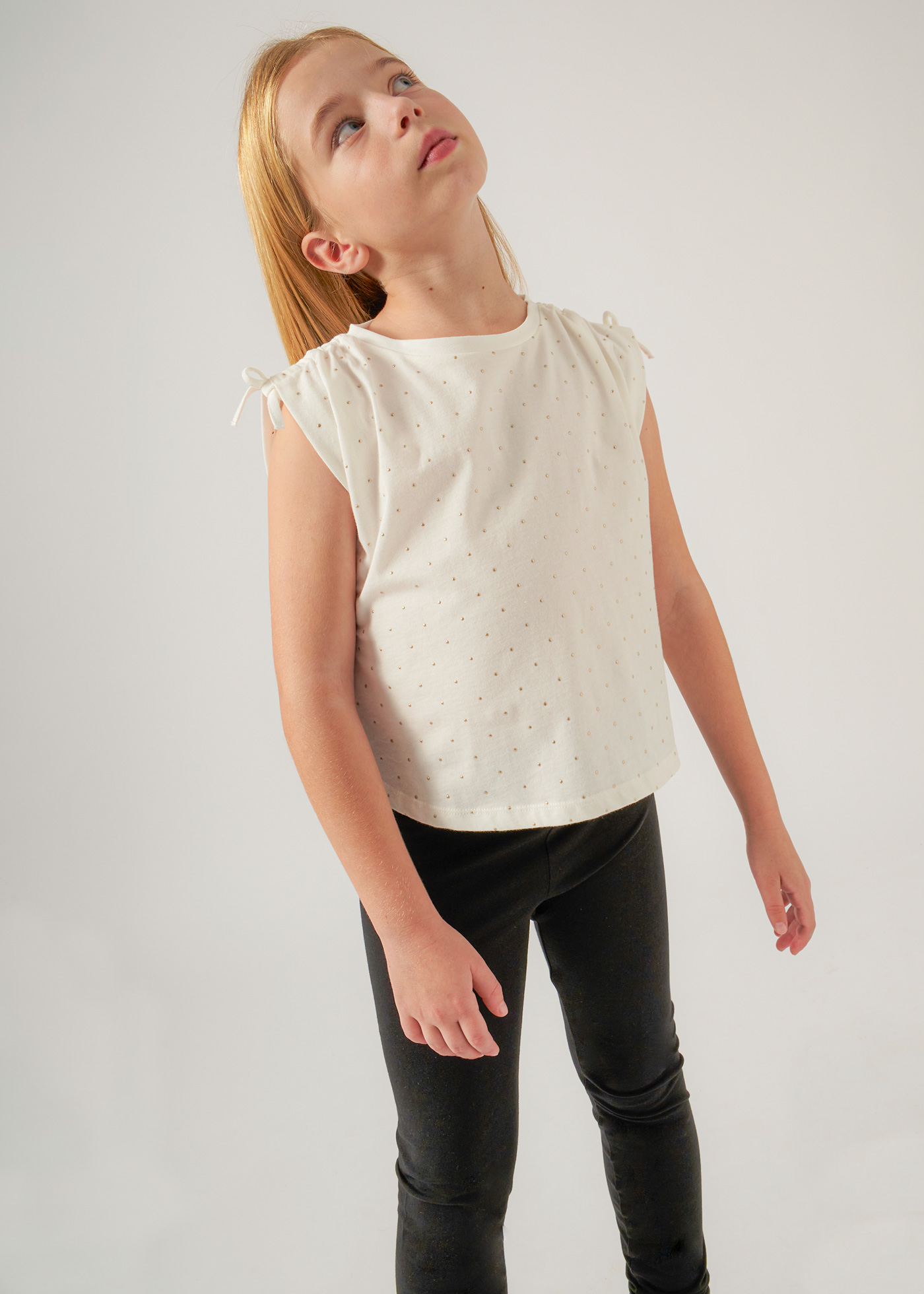 Camiseta infantil de bolinhas