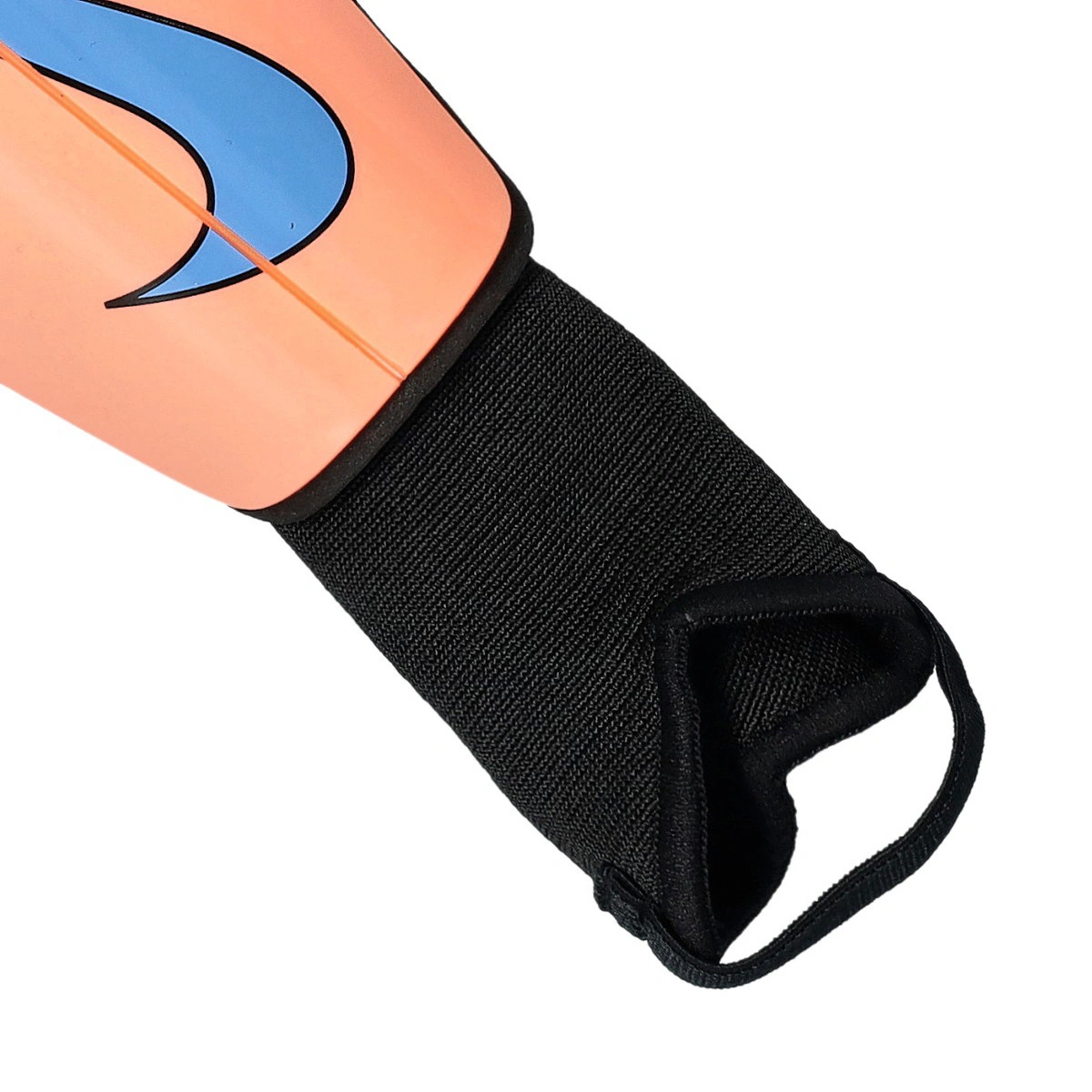 Caneleira Nike Charge Guard