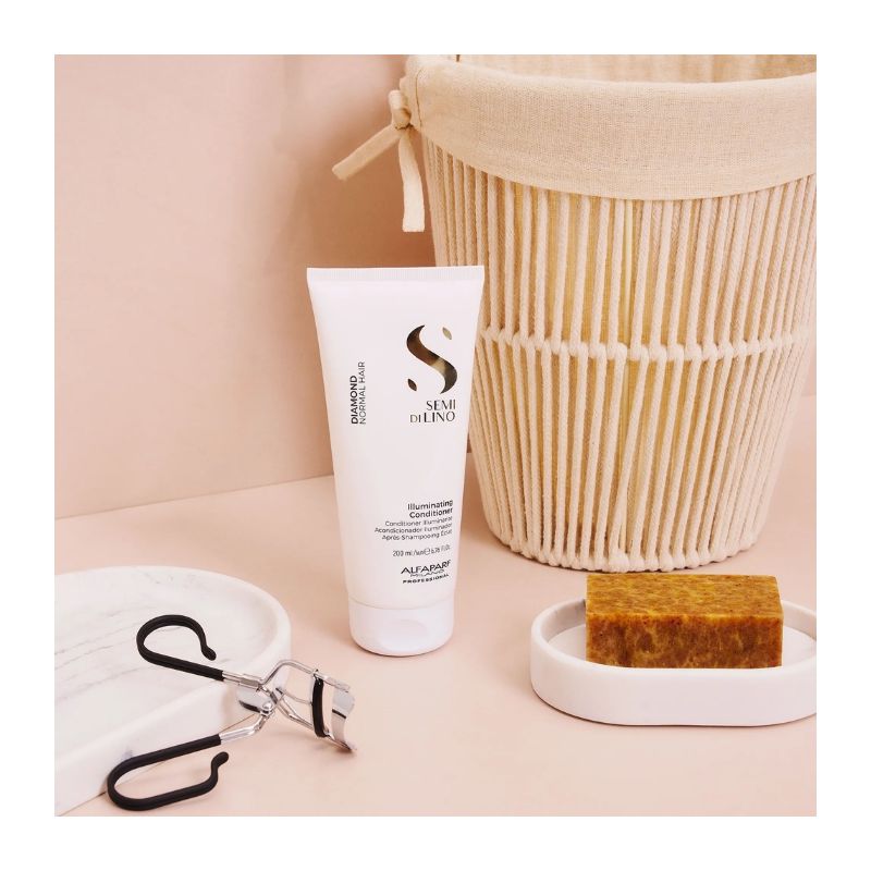 Après-Shampooing délicat Diamond révelateur d'éclat Semi Di Lino 200ml