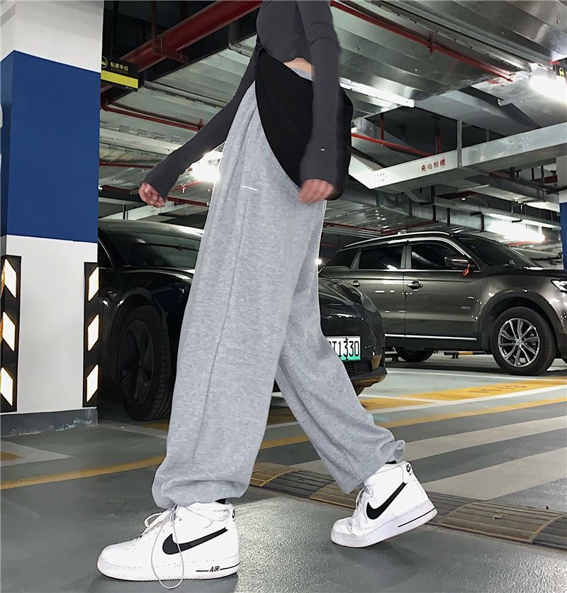 PERKARP - Effen joggingbroek met wijde pijpen