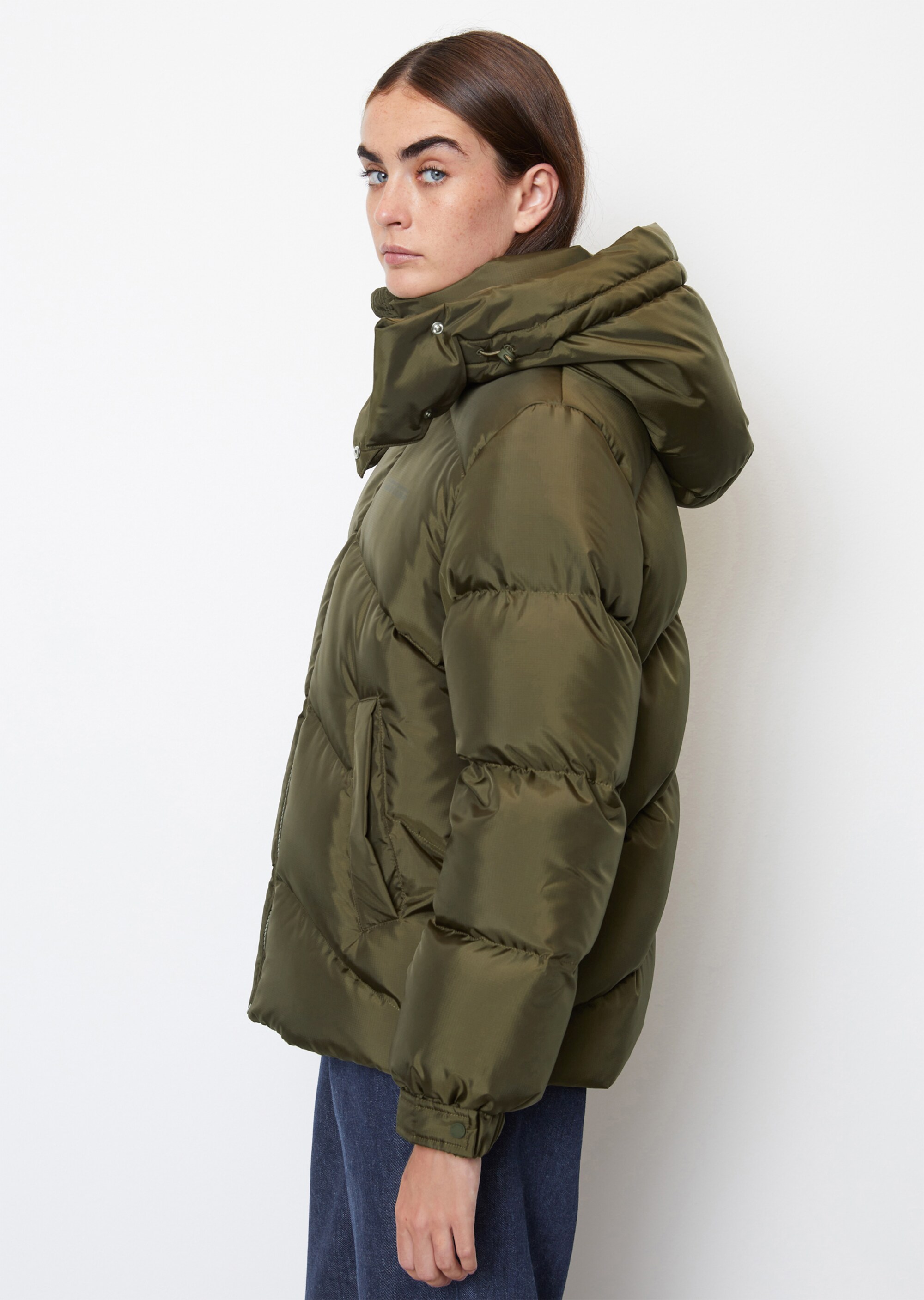 Daunen-Pufferjacke mit abnehmbarer Kapuzeaus wasserabweisendem Ripstop