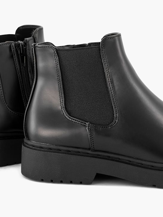 Claudia Ghizzani Chelsea boot