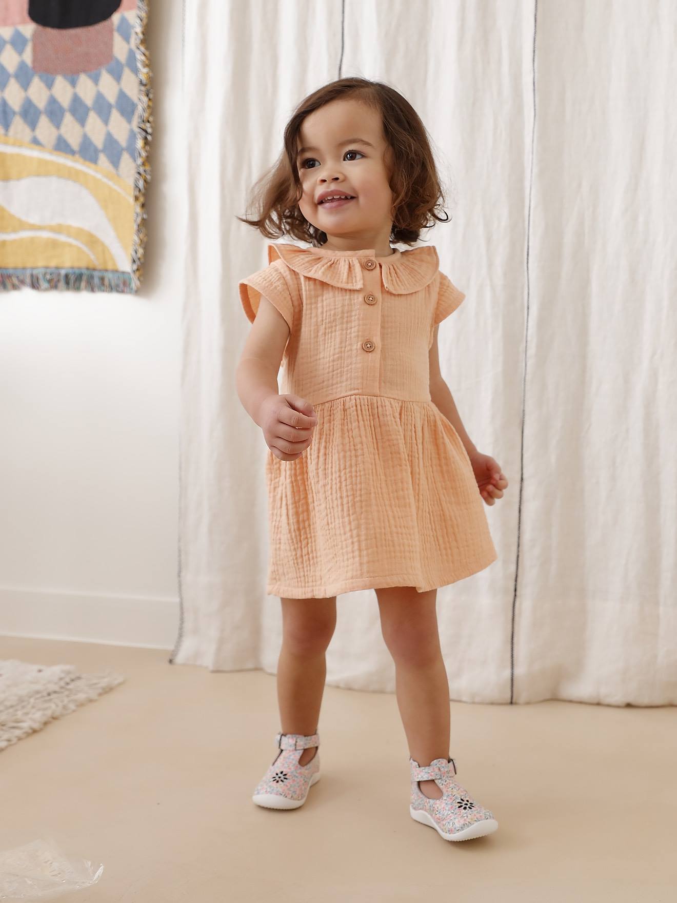 Vestido laranja para bebê com gola de chiffon de algodão