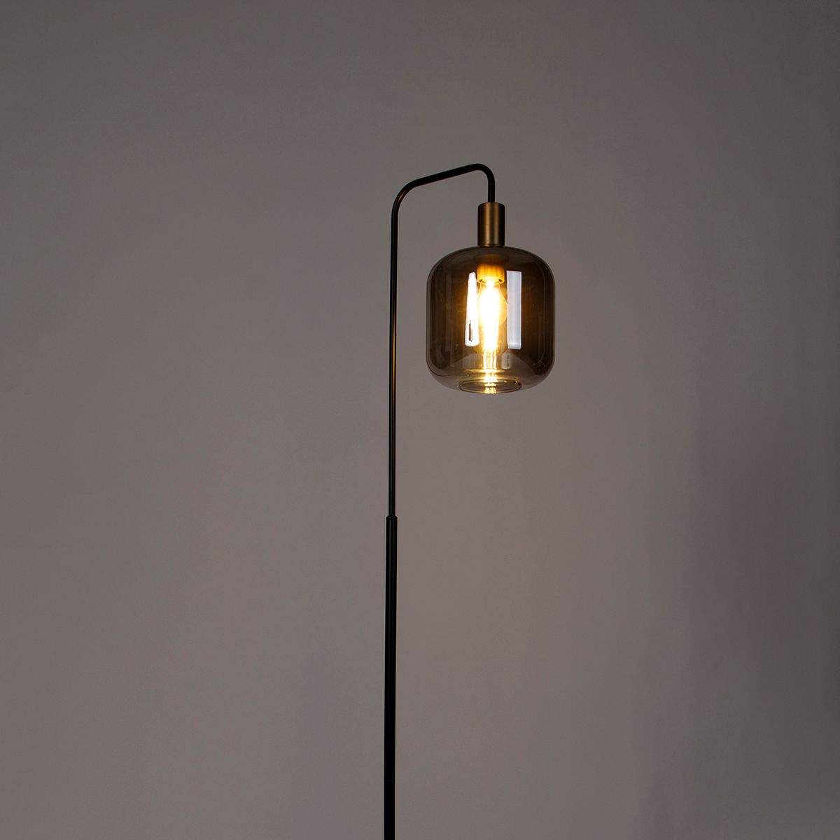 Smart vloerlamp zwart met goud en smoke glas incl. Wifi A60 - Zuzanna