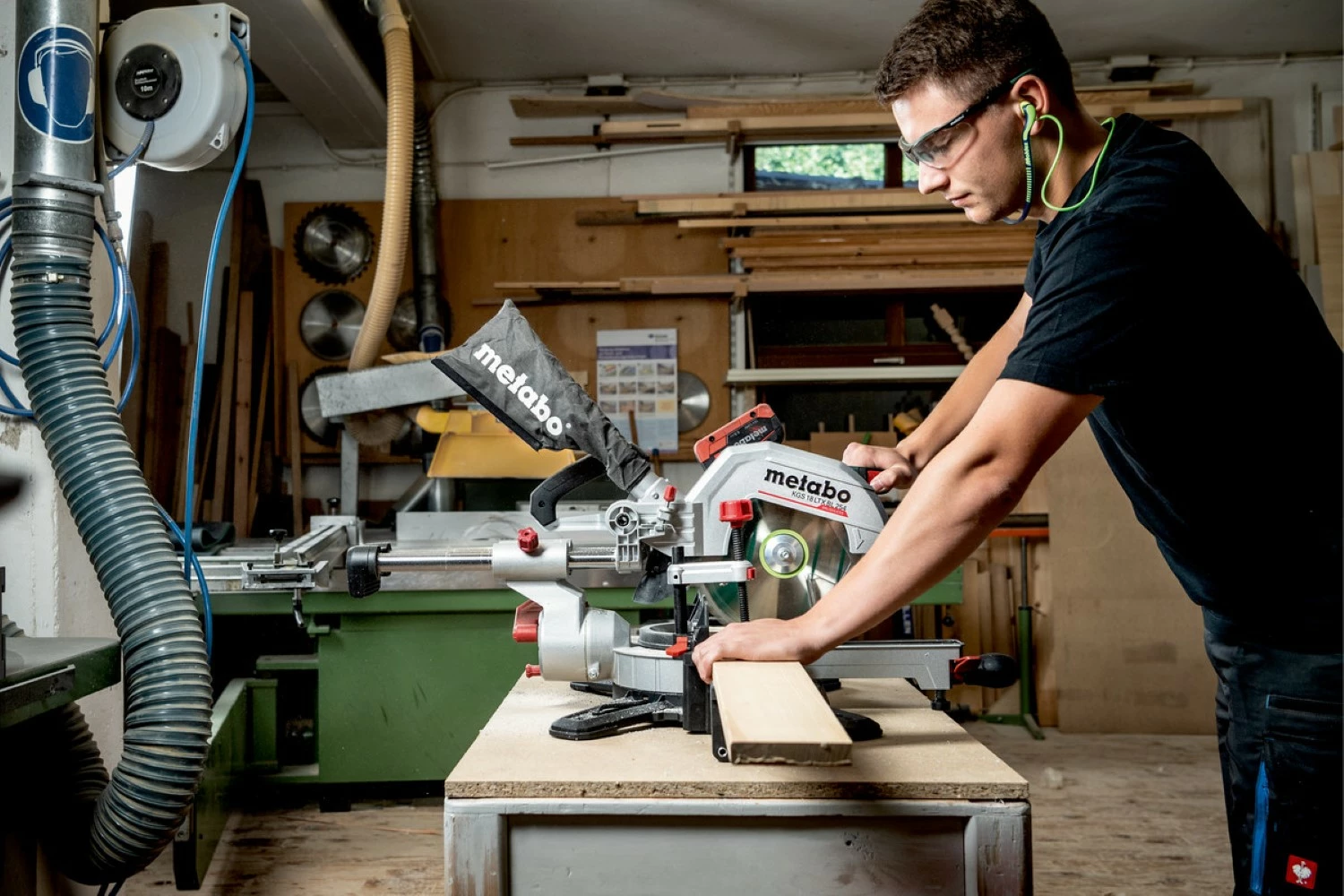 Metabo KGS 18 LTX BL 254 LiHD Accu afkortzaag set (1x 4Ah) - 254 x 30 mm