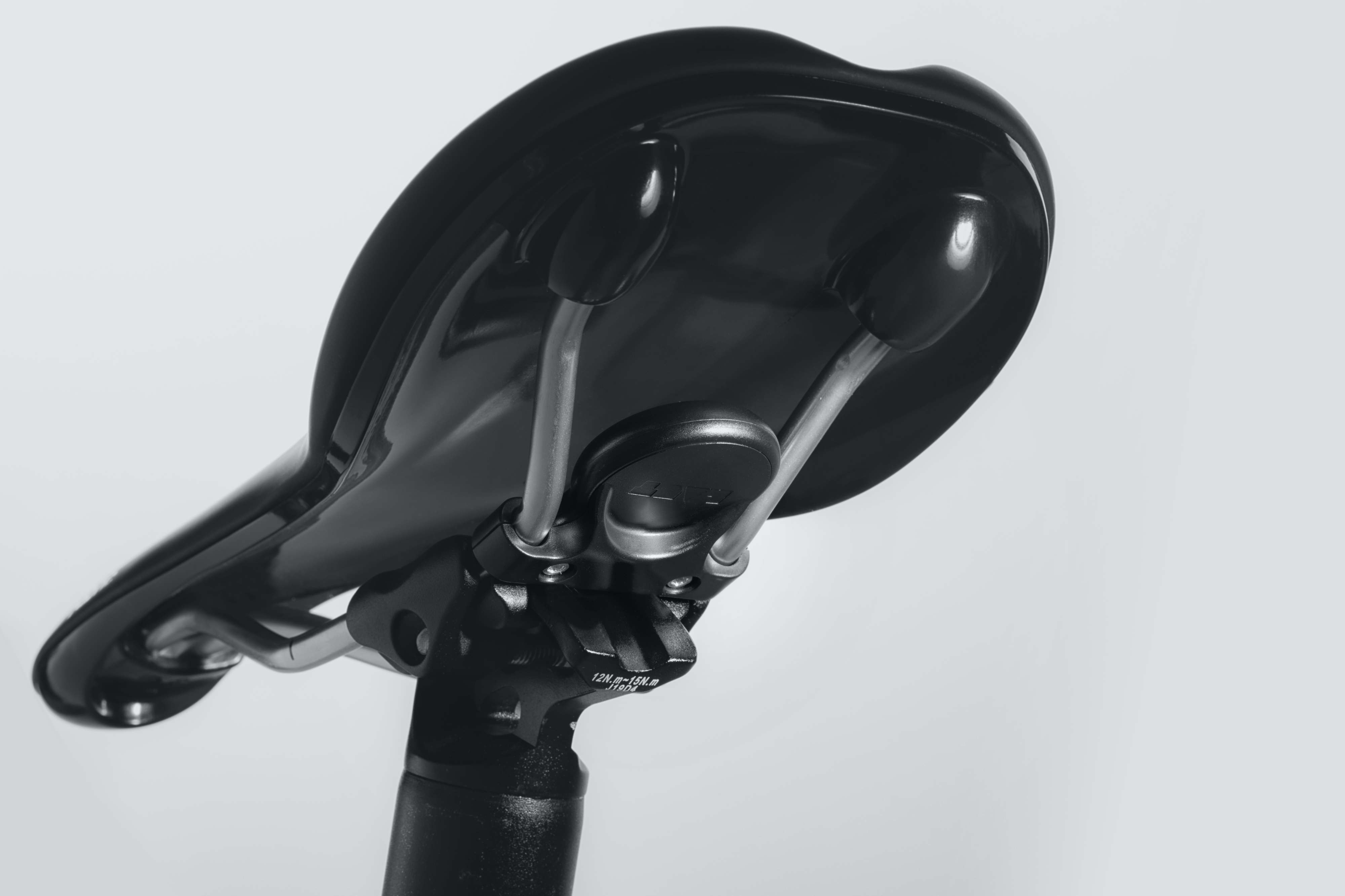 Bike Tag Saddle Mount Fahrrad Halterung Velo Sattel Halter für Apple AirTag (LT-AT-BS-BK) - Schwarz