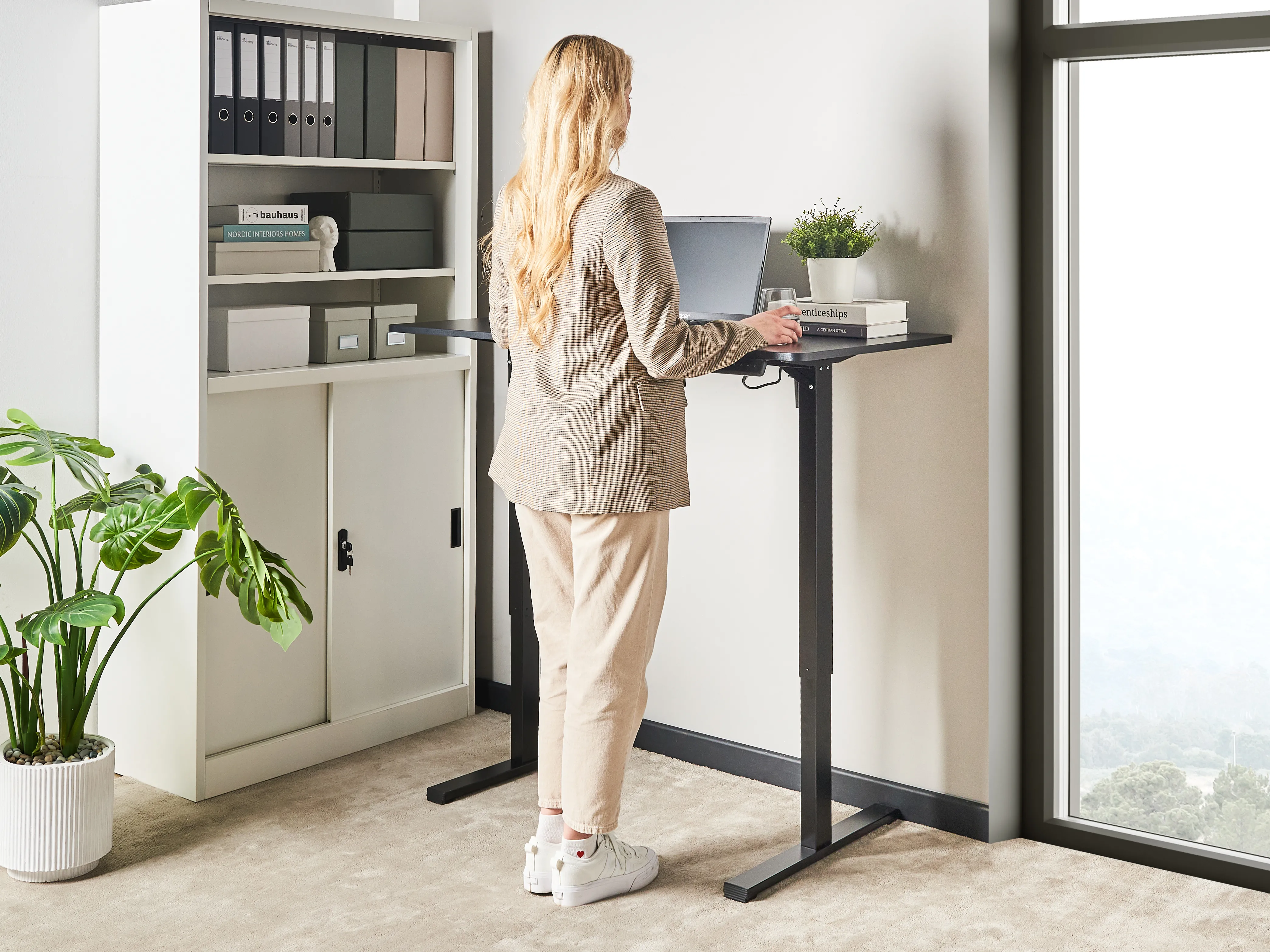 Elektrisch verstelbaar sta-bureau TAVARES Zwart 120 cm 60 cm