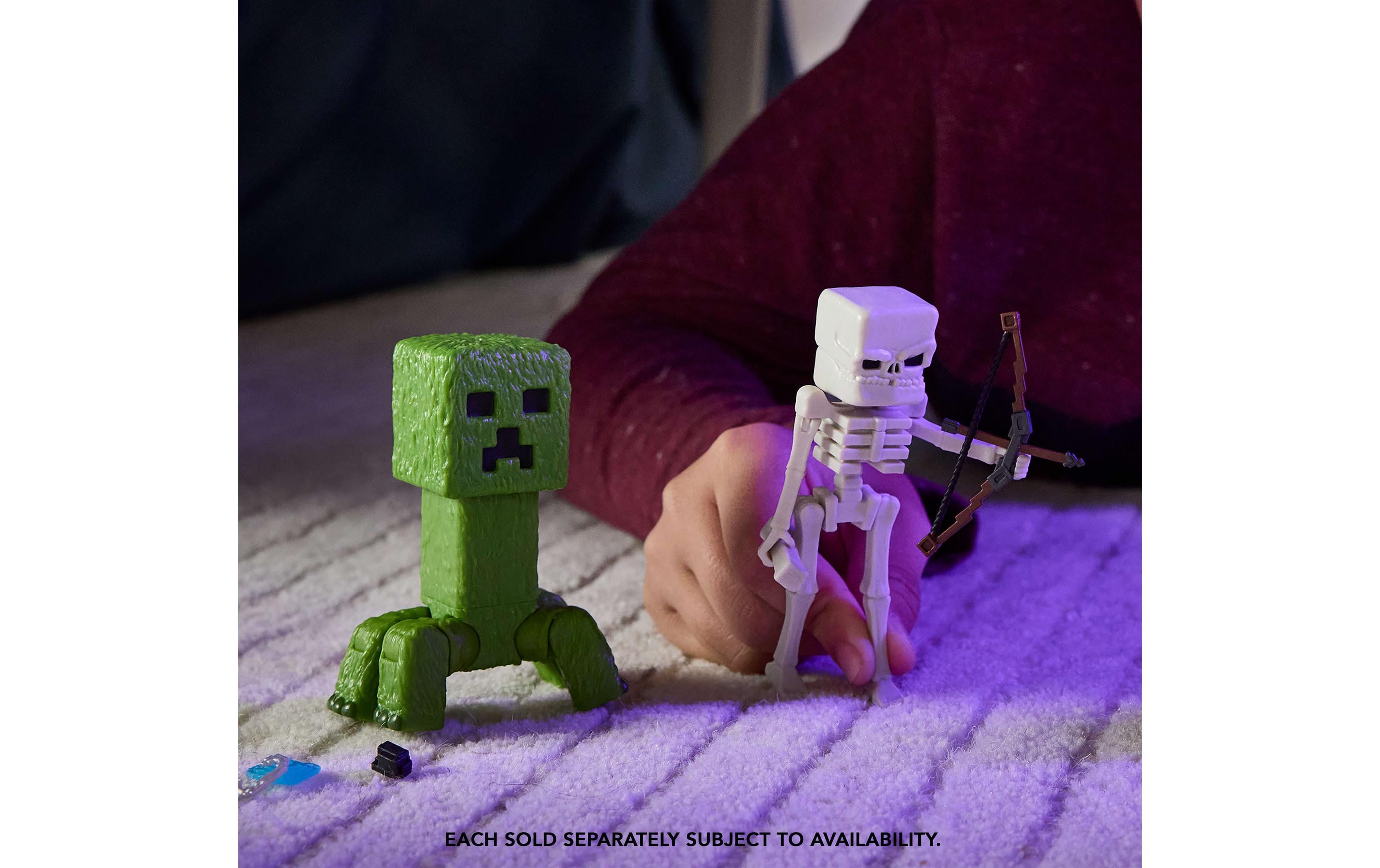 Minecraft Dennis der Wolf Actionfigur und Zubehör 8 cmKinderspielzeugfigur
