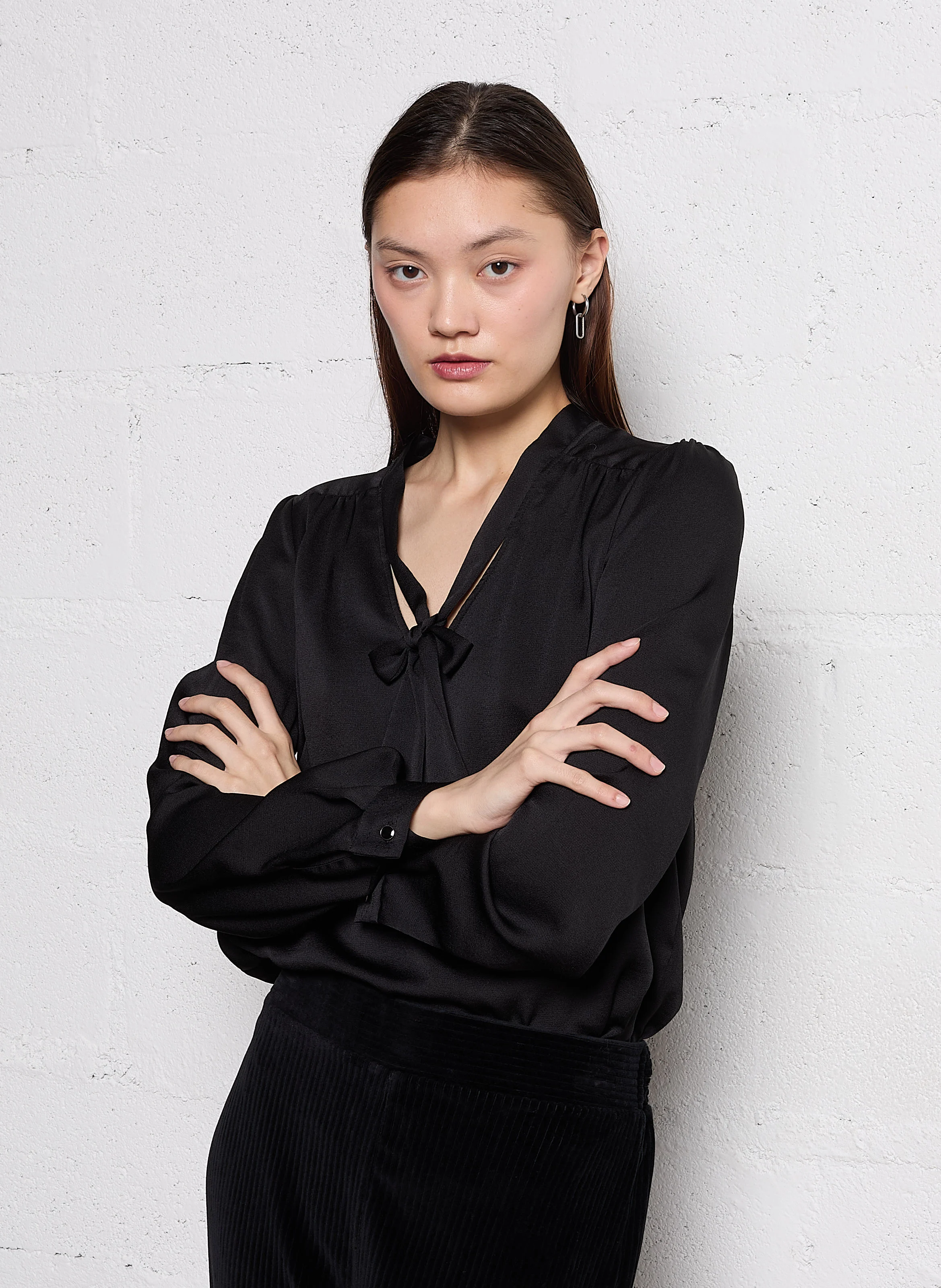 CYRILLE - Blouse droite col lavallière| Noir