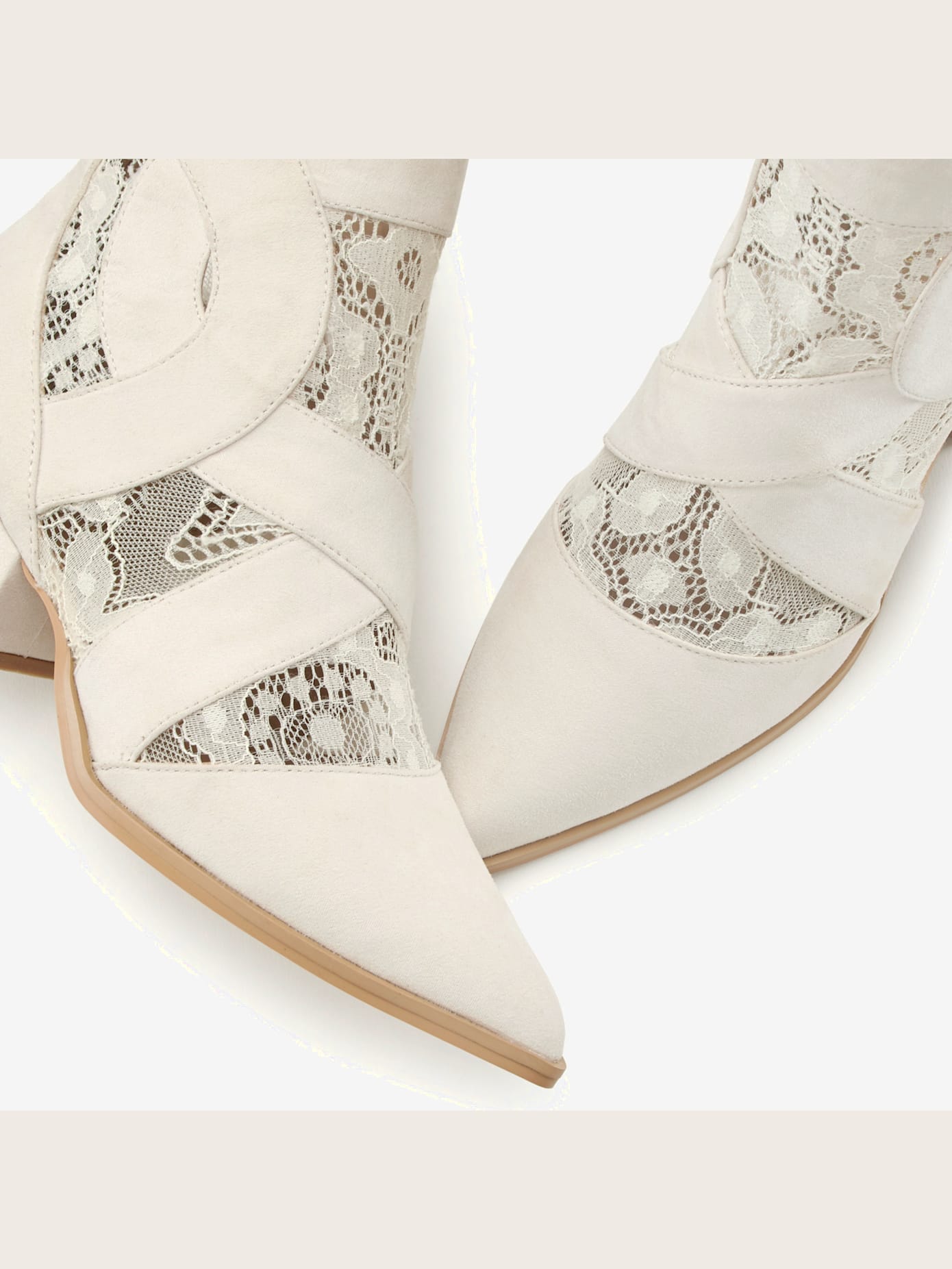Bottines d'été avec dentelle raffinée