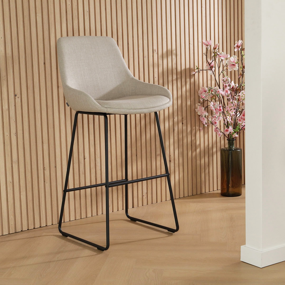 Barkruk Nino-Isa beige - zwart onderstel - 65 cm