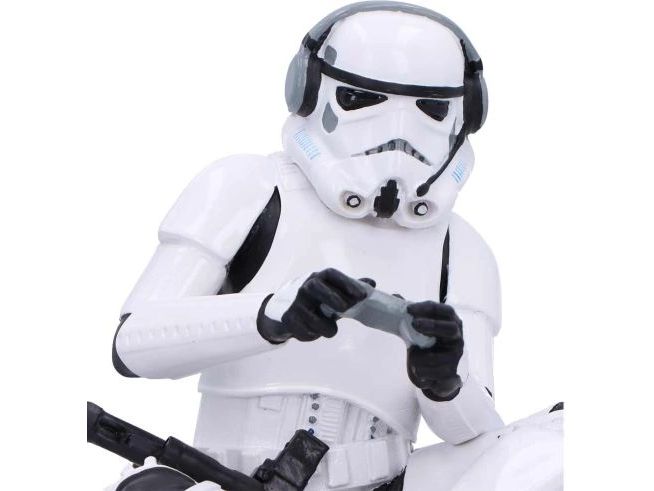Nemesis Now Aufsteller Original Storm Trooper Game on Weiss Offiziell lizenzierte, handbemalte Figur