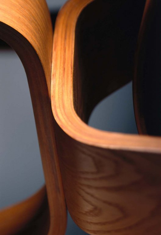 Vitra DCW stoel notenhout zwart gepigmenteerd