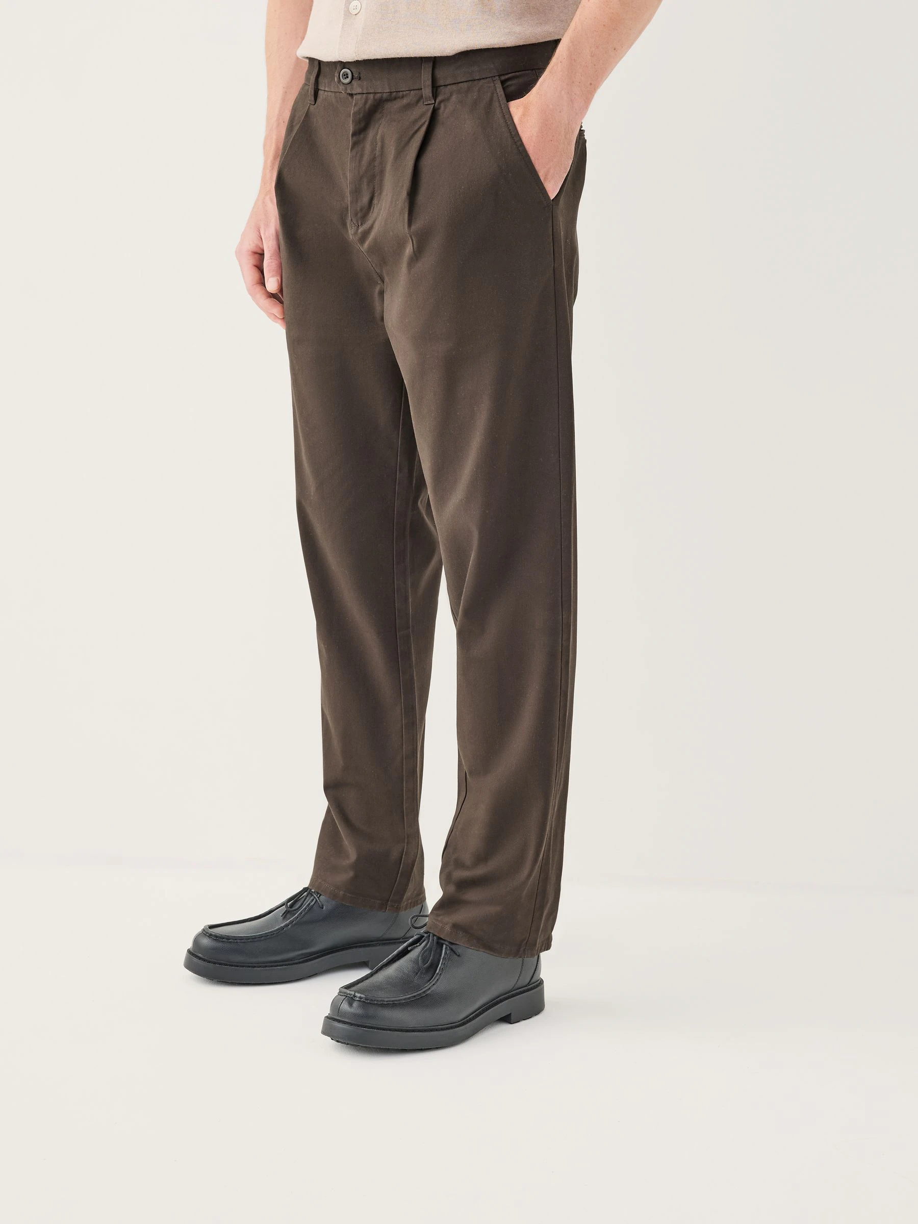 Bruin - Single Pleated Stretch Chinos Trousers