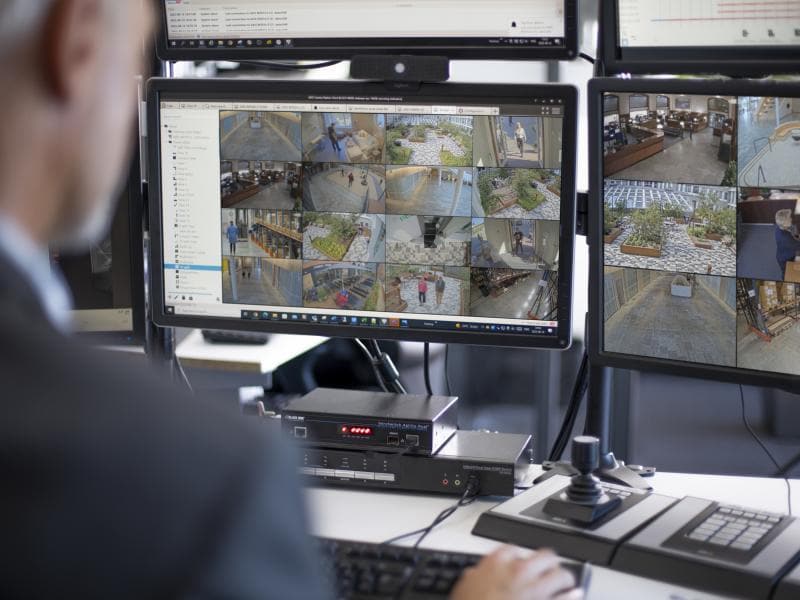 Axis Netzwerkrekorder S1216 RACK 8 TB, 16 Kanal Sofort einsatzbereiter Aufzeichnungsserver mit 16 Lizenzen für AXIS Camera Station VMS