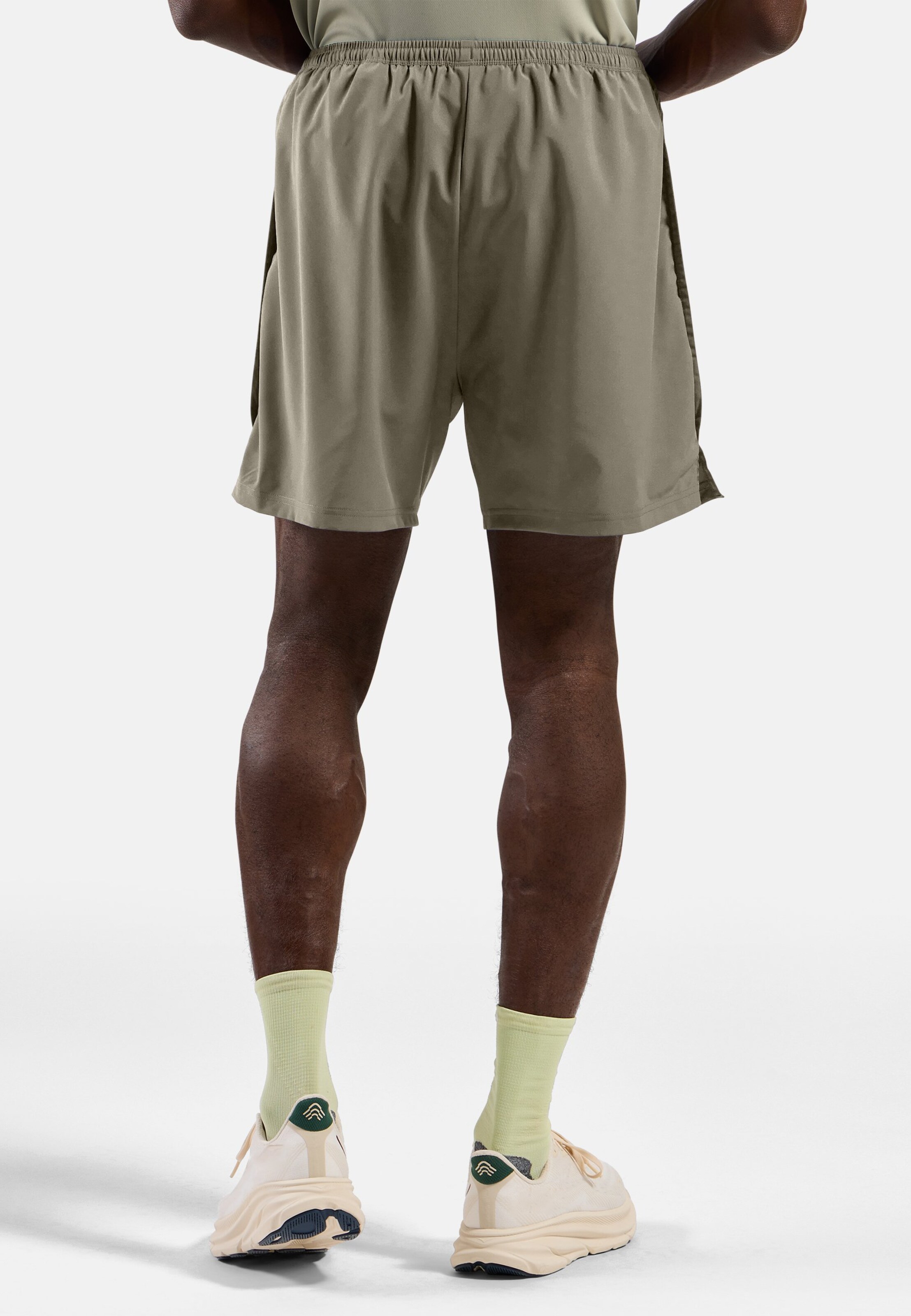 Essentials 6 Inch Laufshorts 2.0 ohne Innenhose in vetiver