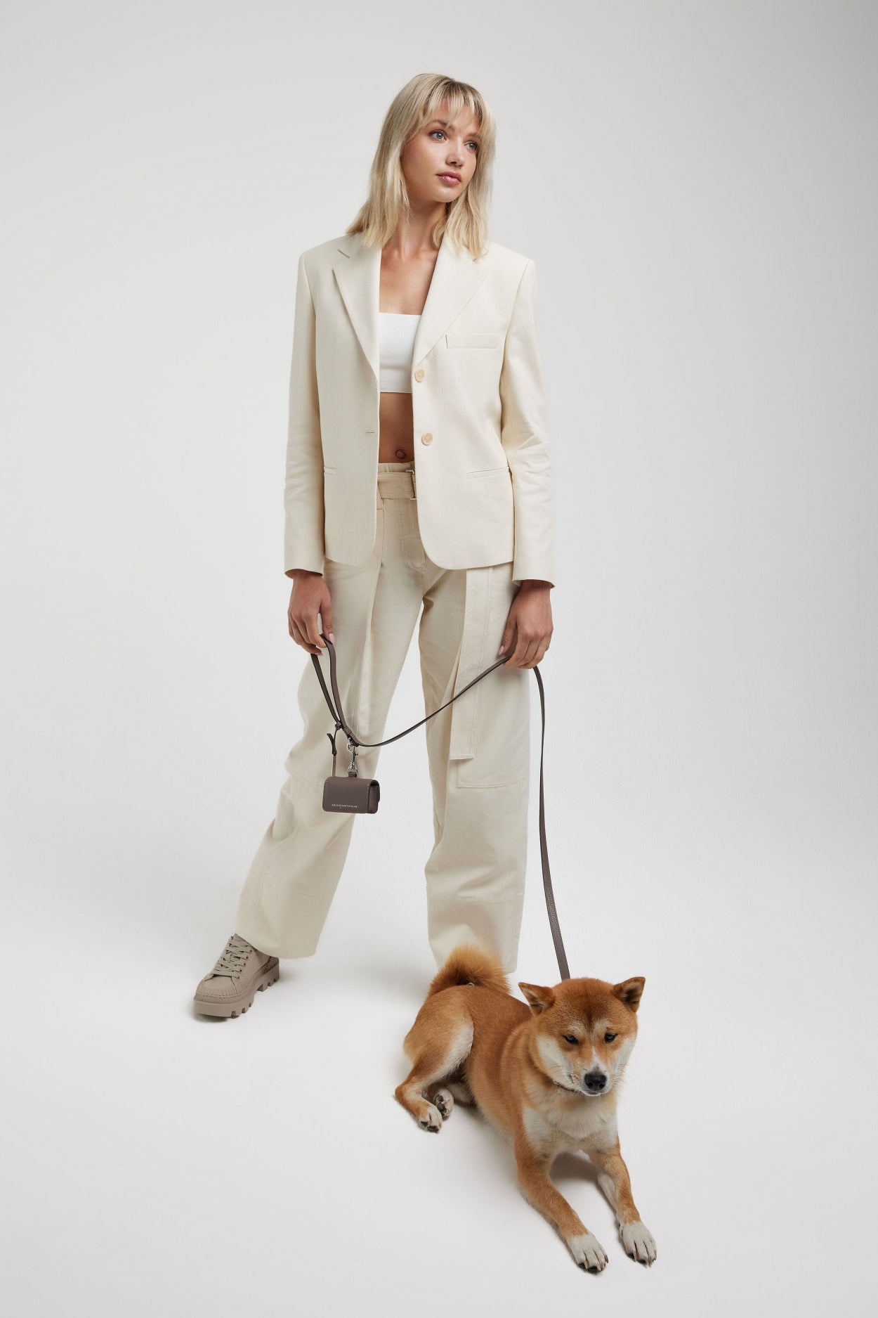 LEASH | DARK TAUPE