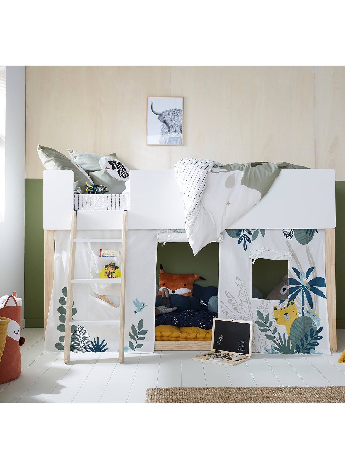 Tenda de cama reversível Jungle Imaginaire, branca lisa com estampas.