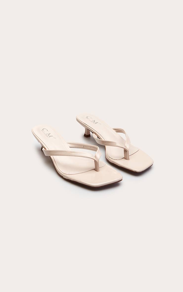 Beige Mules À Talon Chaton Avec Bride Entre Les Orteils