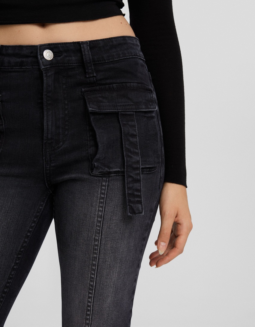 calça cargo boca de sino