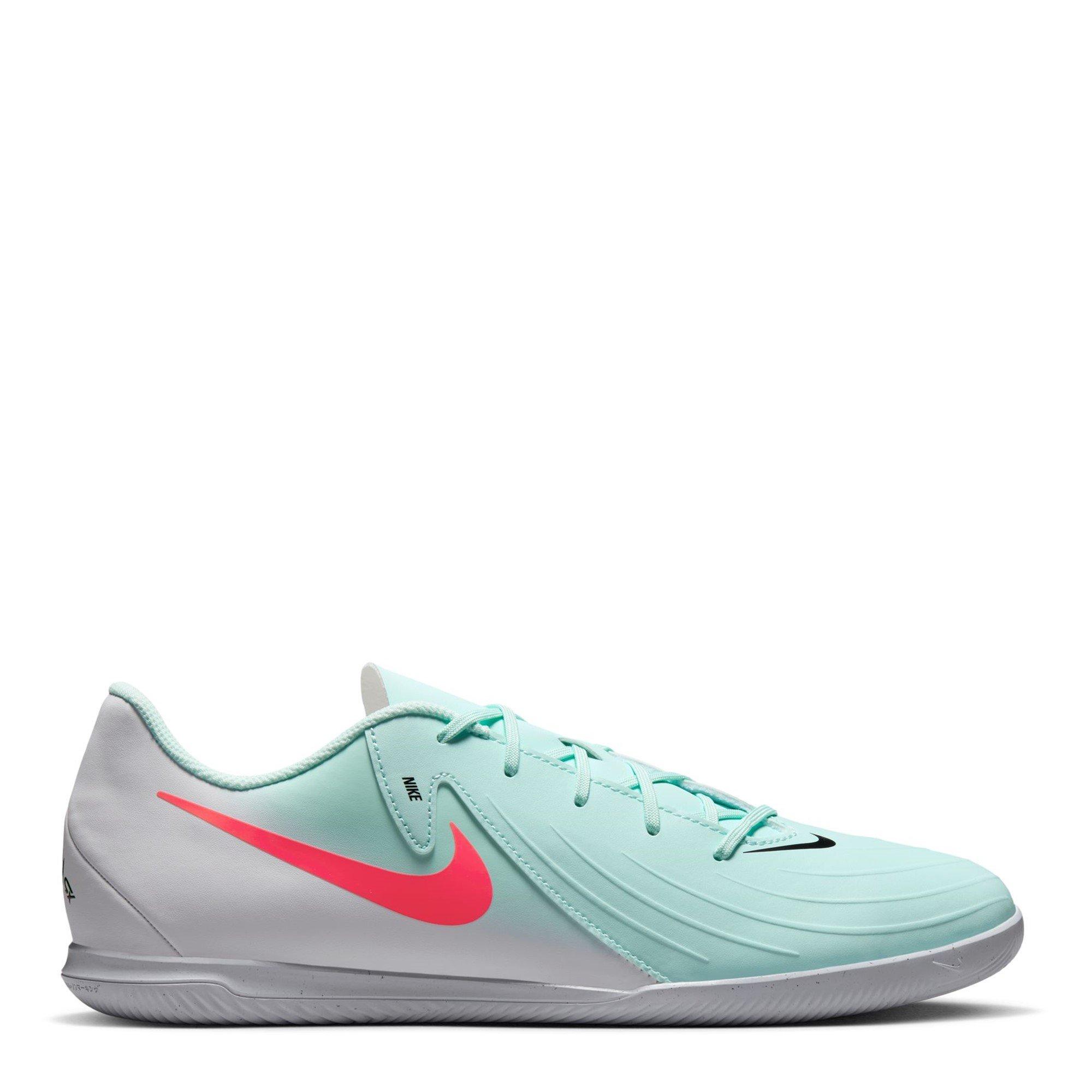 Nike Phantom GX 2 Club Indoor Court Football Boots