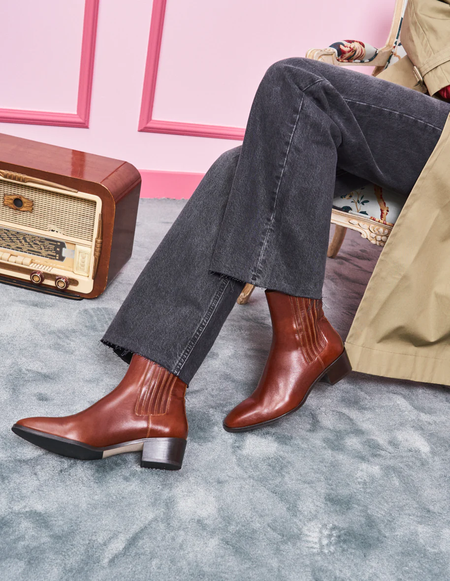 Bottines plates Faustine - Cuir plissé acajou