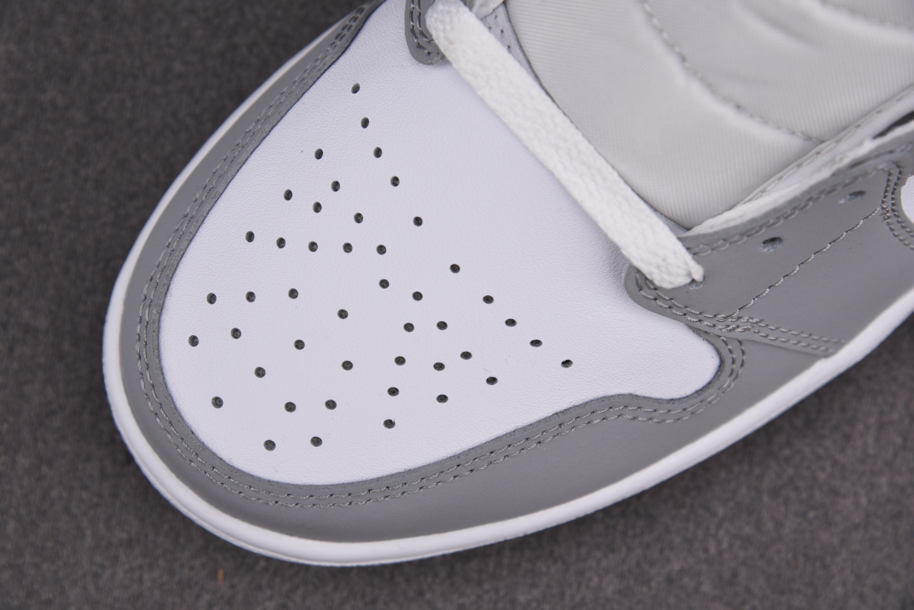 Jordan 1 Mid Wolf Grey Aluminum (Women Size!!)