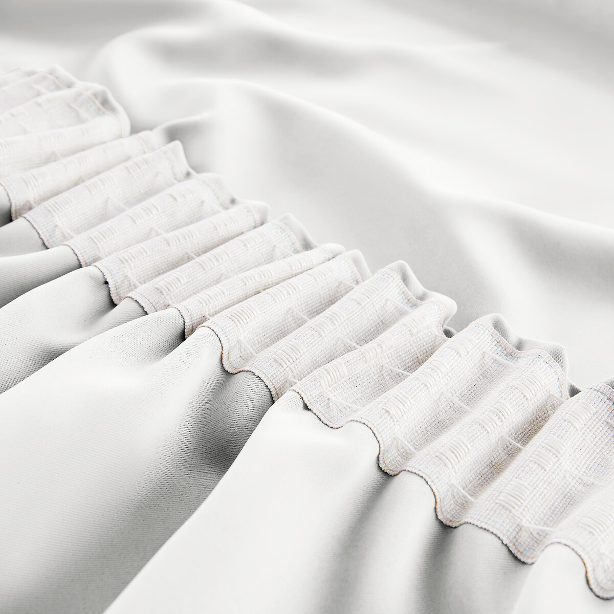 LA REDOUTE INTERIEURS<br>Cortina blackout com acabamento franzido, Voda