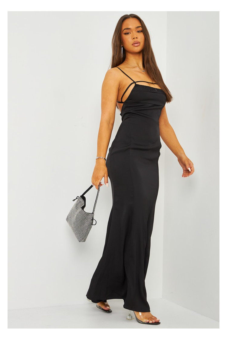 Robe longue noir satiné dos nu