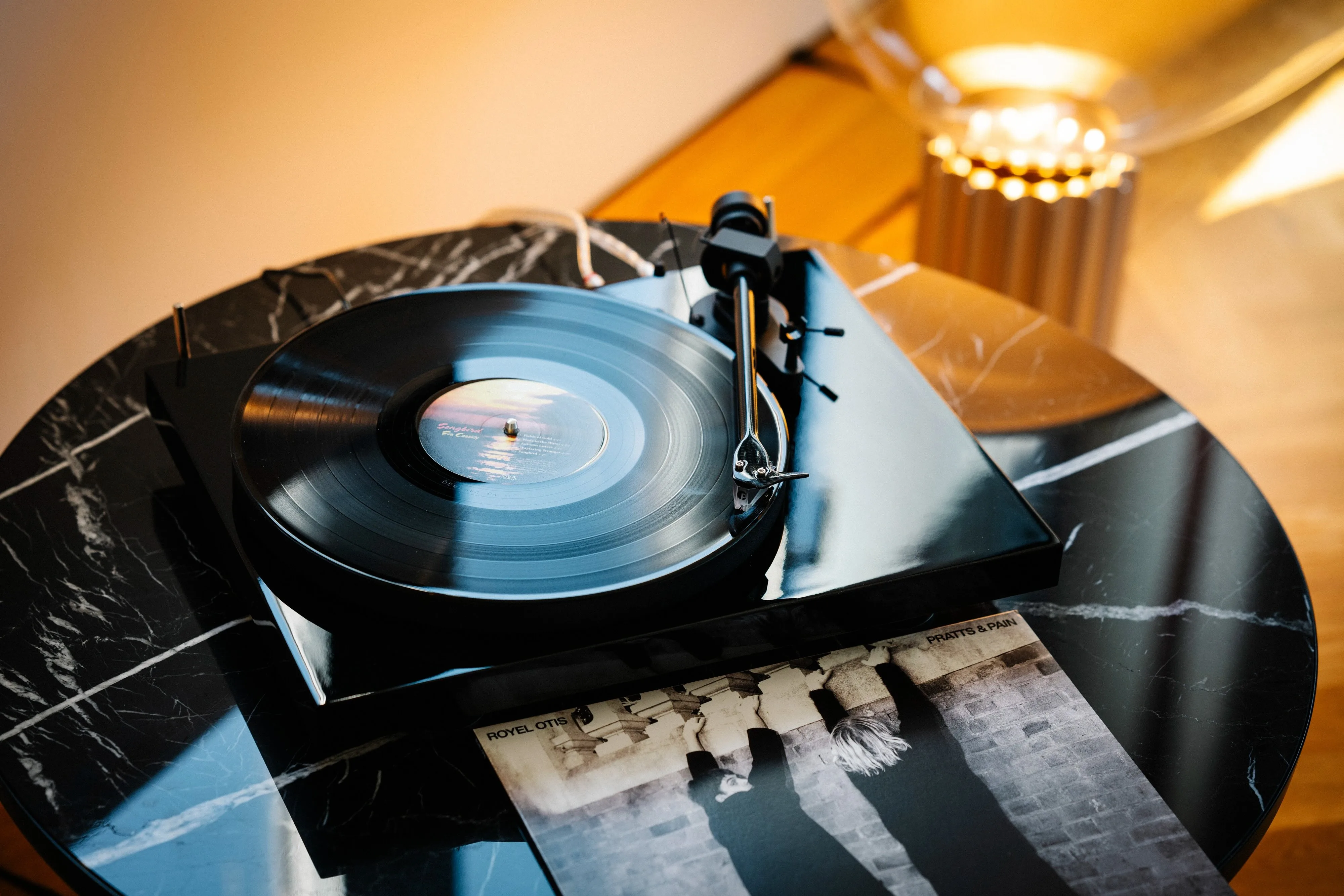 Pro-ject Debut Carbon Evo II Noir laqué Platines vinyle hi-fi