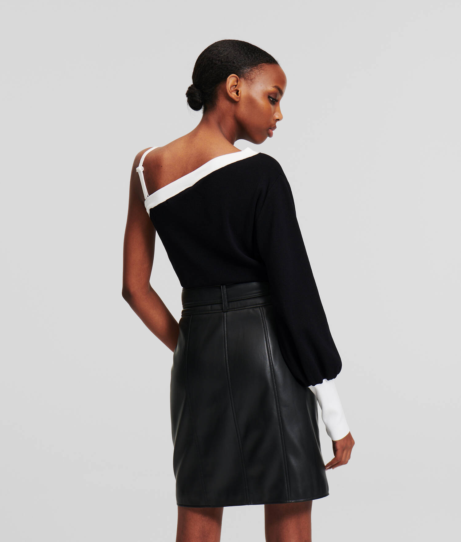 HAUT EN TRICOT ASYMÉTRIQUE KARL ESSENTIALS