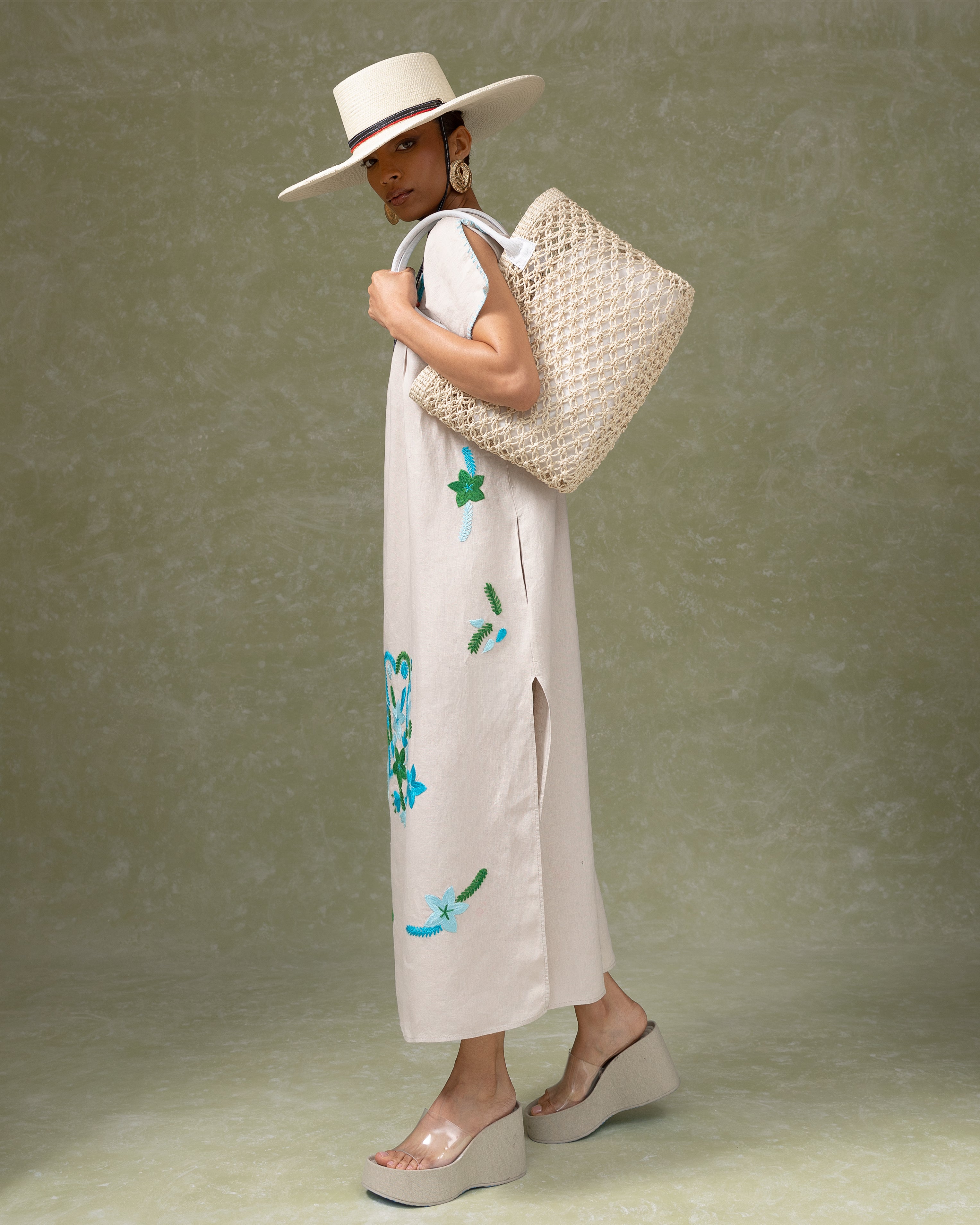 Robe maxi brodée à la main