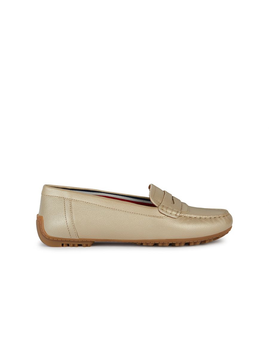 Mocassins cuir or pâle